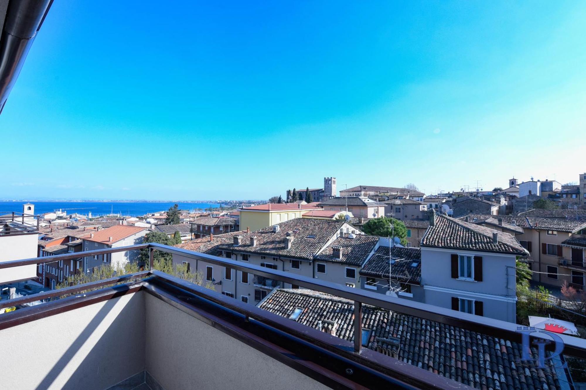 Desenzanoloft Official Partner Marriott Homes & Villas - Jack'S Penthouse デセンツァーノ・デル・ガルダ エクステリア 写真