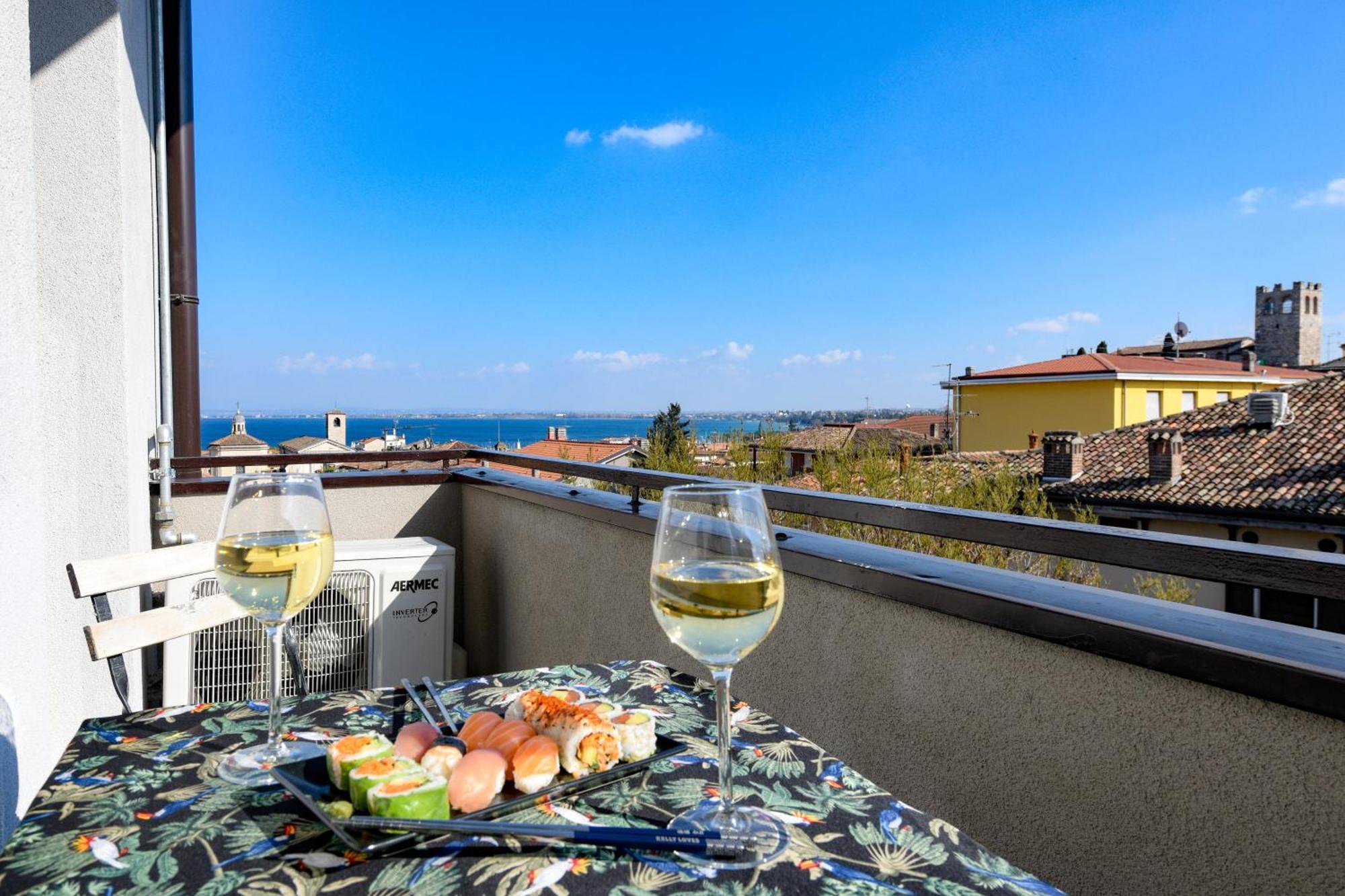 Desenzanoloft Official Partner Marriott Homes & Villas - Jack'S Penthouse デセンツァーノ・デル・ガルダ エクステリア 写真